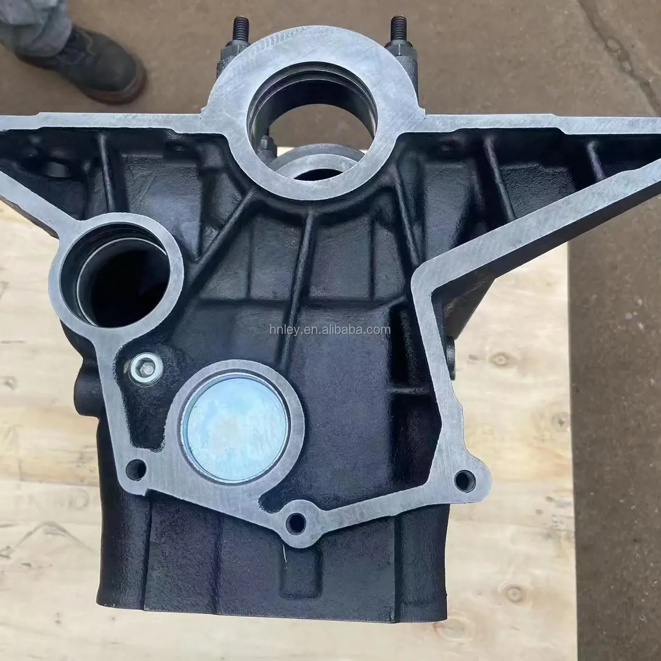 Фото Заводские детали двигателя JEEP4.0 L6 Железный блок цилиндров JEEP4.0 L6 Железный блок цилиндров Часть двигателя для блока двигателя JEEP4.0 698 №1