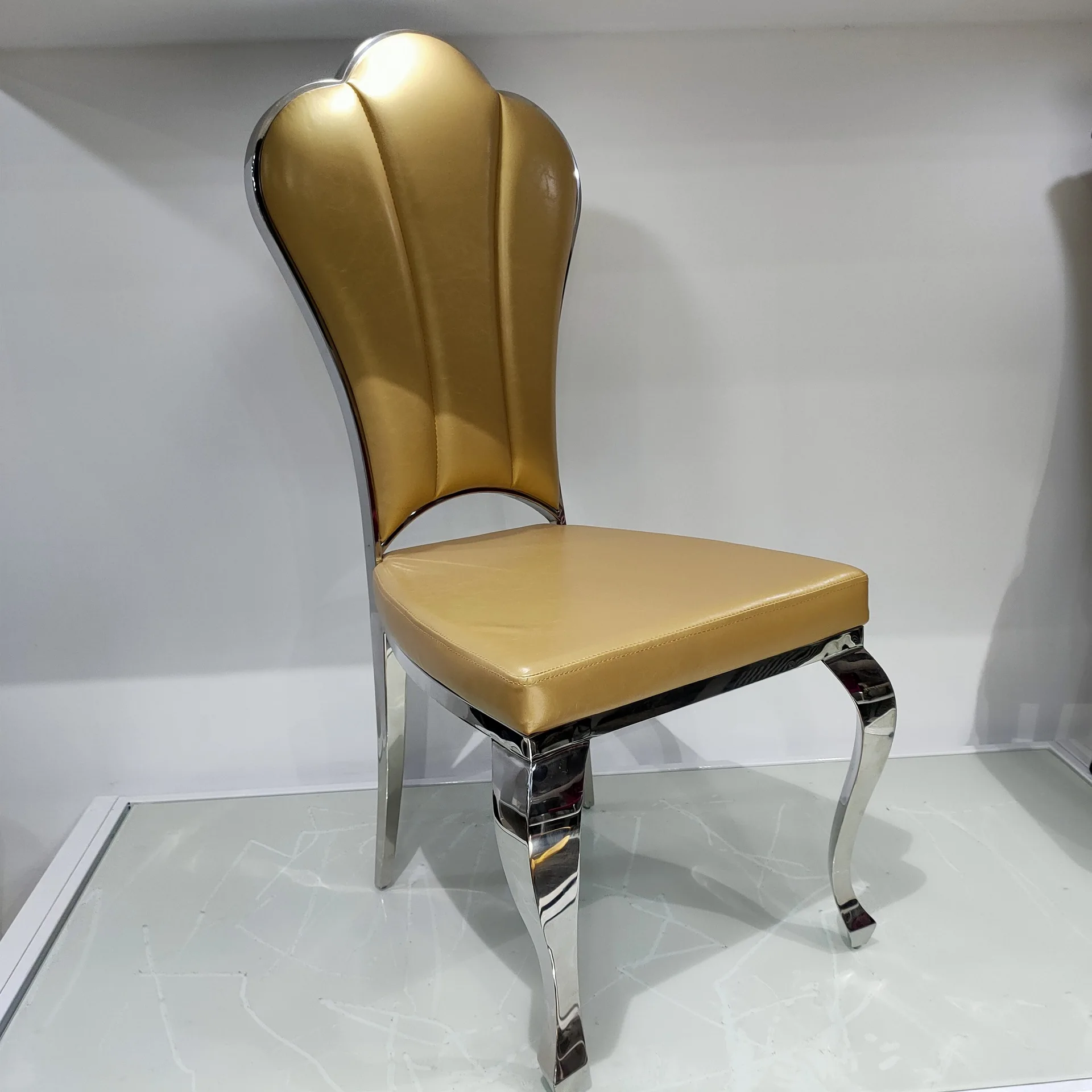 

«Оптовая продажа с фабрики», металлическое изделие, обеденный стул из нержавеющей стали и титана, Модный свадебный стул, частный мягкий меш...