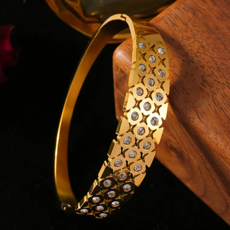 Женский браслет из нержавеющей стали Liora