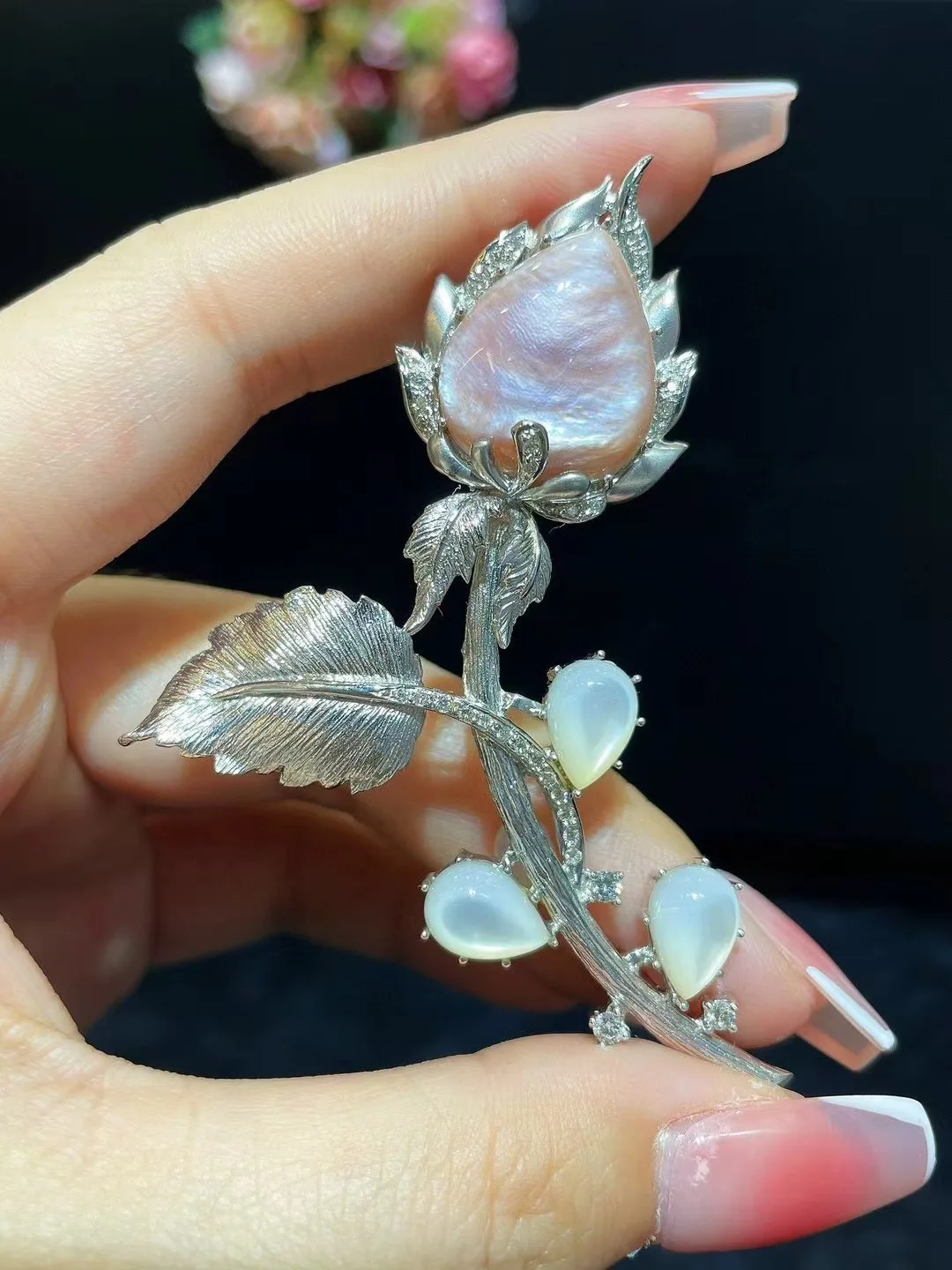 Брошь из белого золота с бриллиантами 18 К