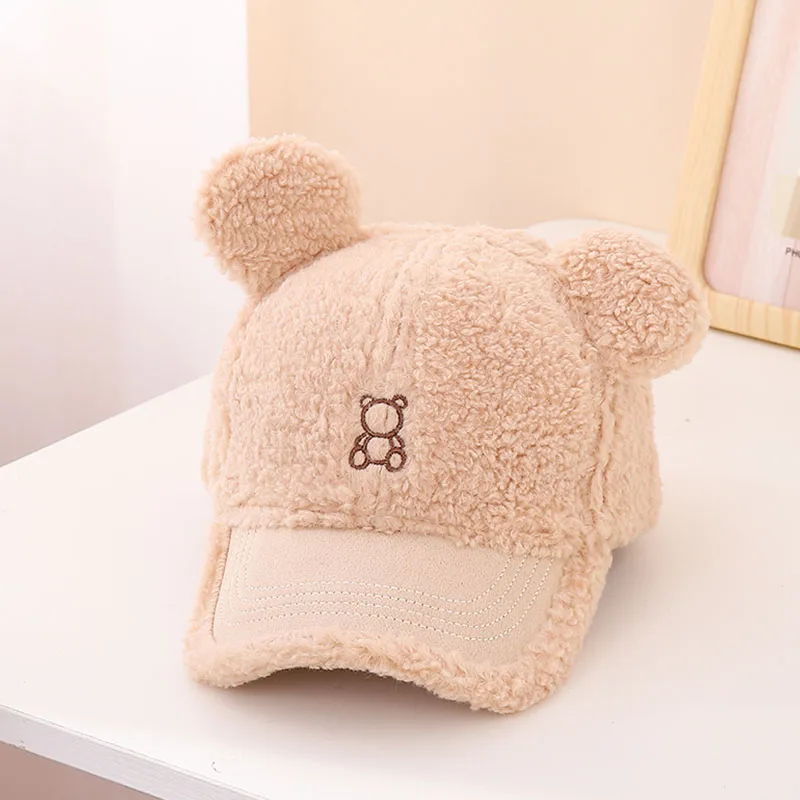 

Детская новая зимняя Милая мультяшная медведь вышитая овечья пуховая шапка с помпоном плюшевый шар Детская Регулируемая шапка для мальчик...