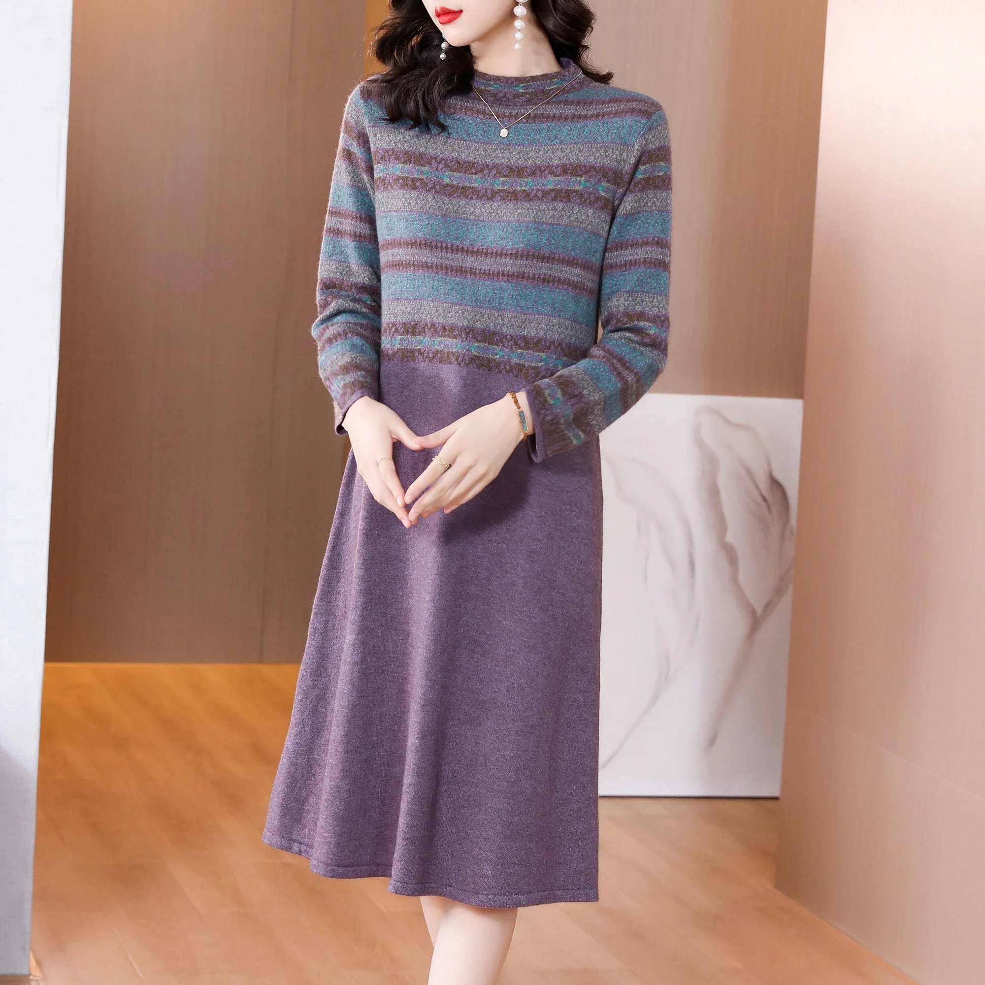 Новинка 2024 осенне-зимнее женское свободное платье-свитер длиной до колена с