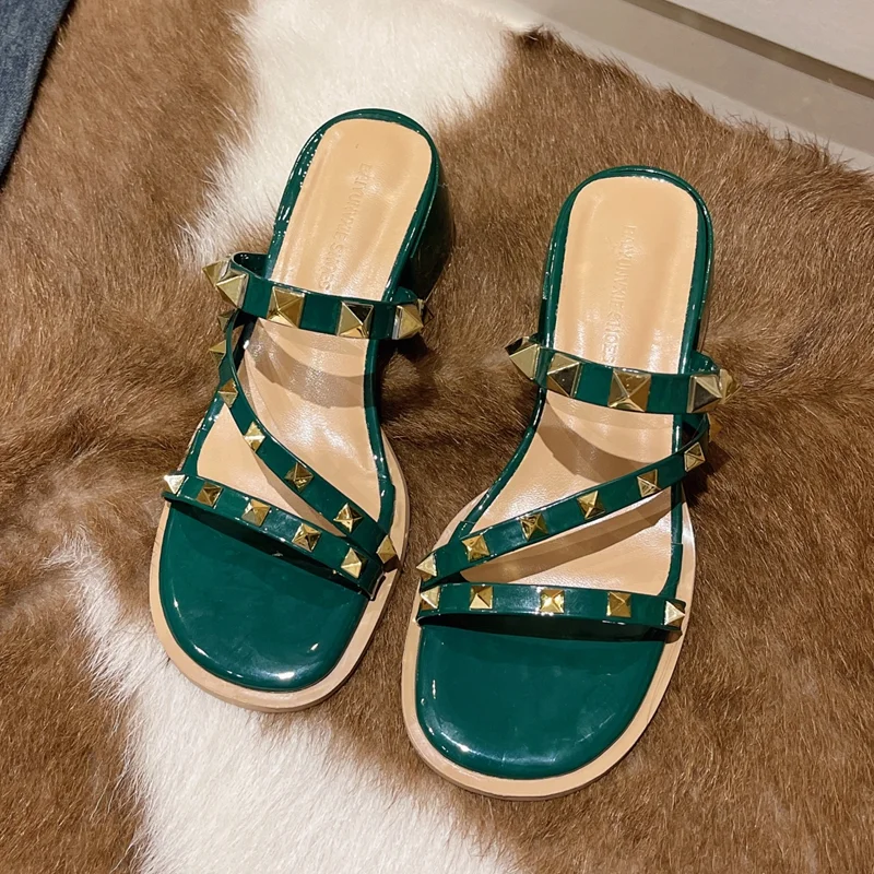 

2023 Summer New Brand Women's Sandals Fashion Rivet Slippers High Quality Women's High Heels Comfortable Ladies Slides Pumps