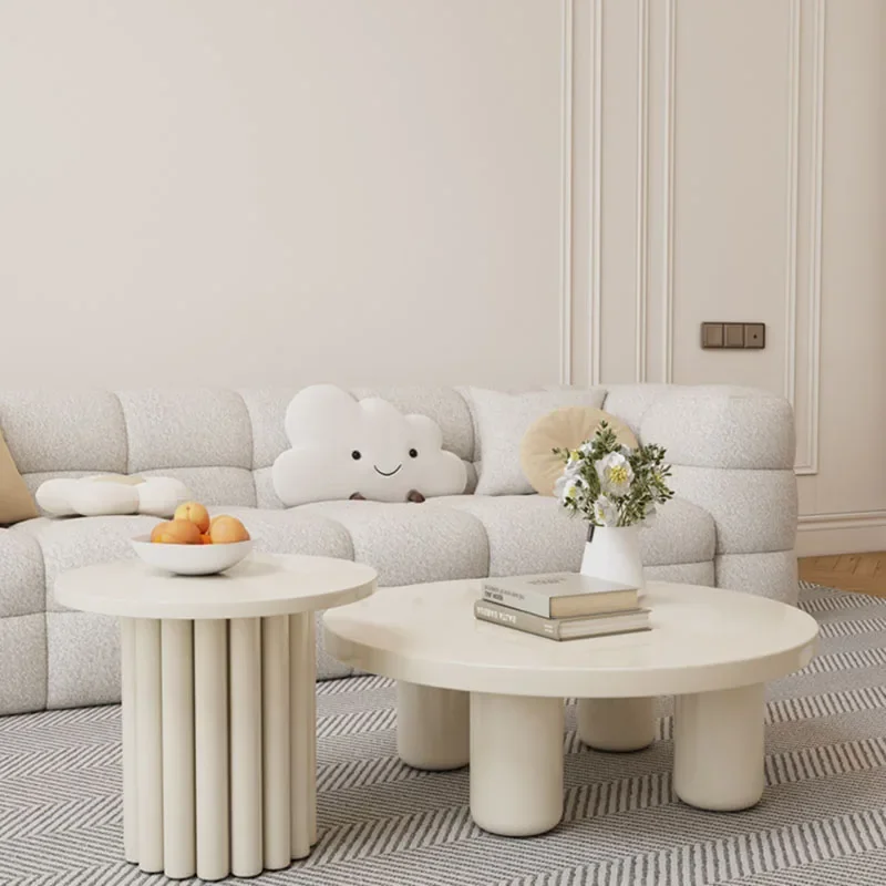 Дизайнерский журнальный столик на балконе минималистичный домашний небольшой