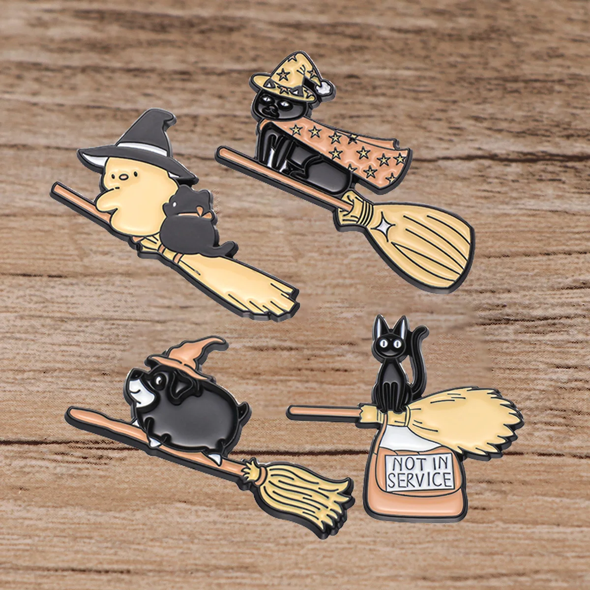 

4pcs/set Flying Cat Enamel Pins Funny Witch Brooches for Women Metal Lapel Pins Backpack Fashion Jewelry Accessories Kids Gift