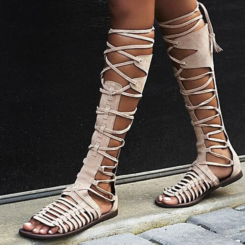 

Женские босоножки в римском стиле на шнуровке, летняя обувь на плоской подошве, сандалии-гладиаторы с перекрестными ремешками и вырезами, ботинки с бахромой и ремешками