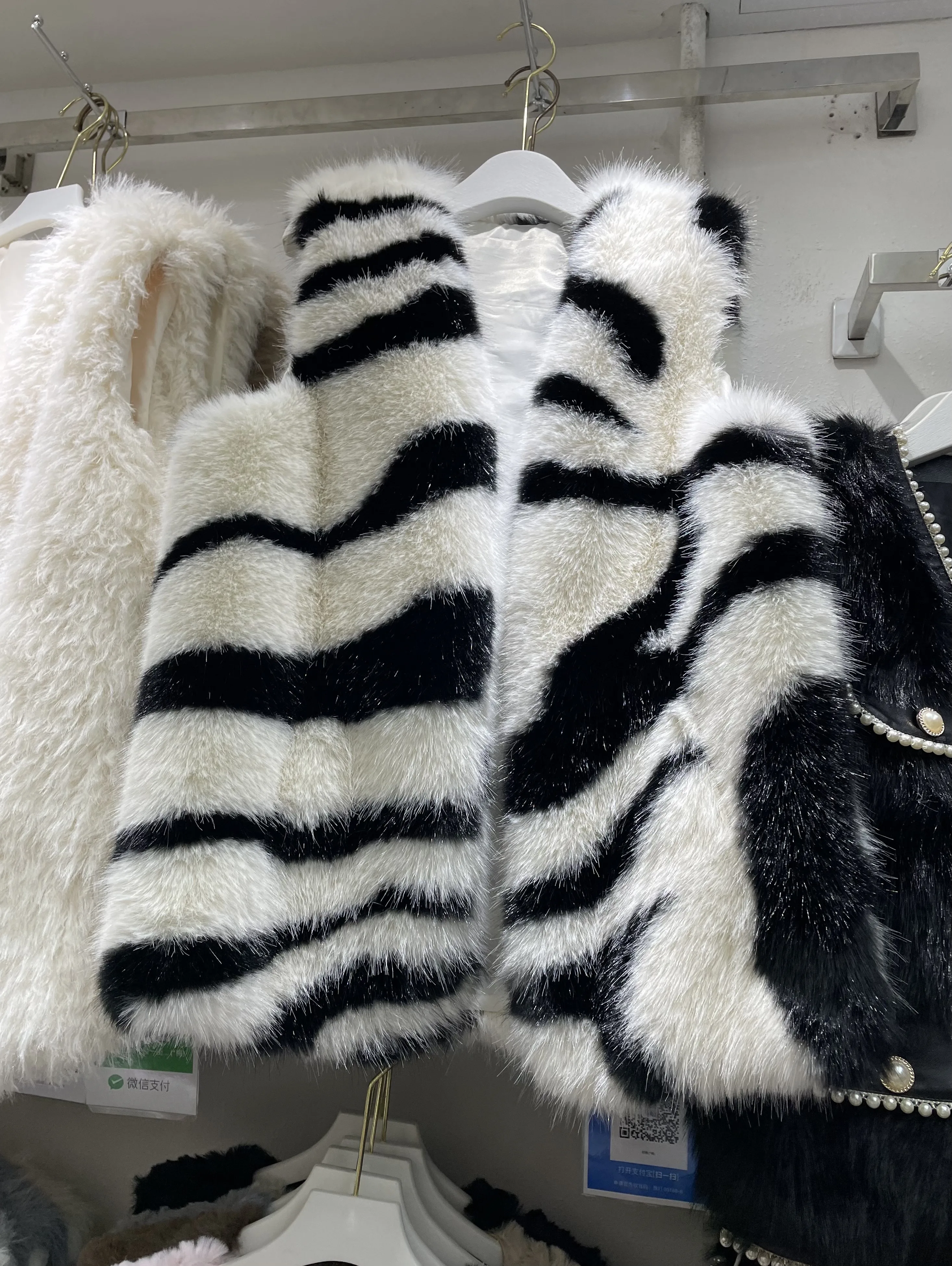 2022 New Autumn Winter Zebra Pattern Imitation Mink Hair Women Vest Coat Net Red All-match V-neck Sleeveless Faux Fur Waistcoat