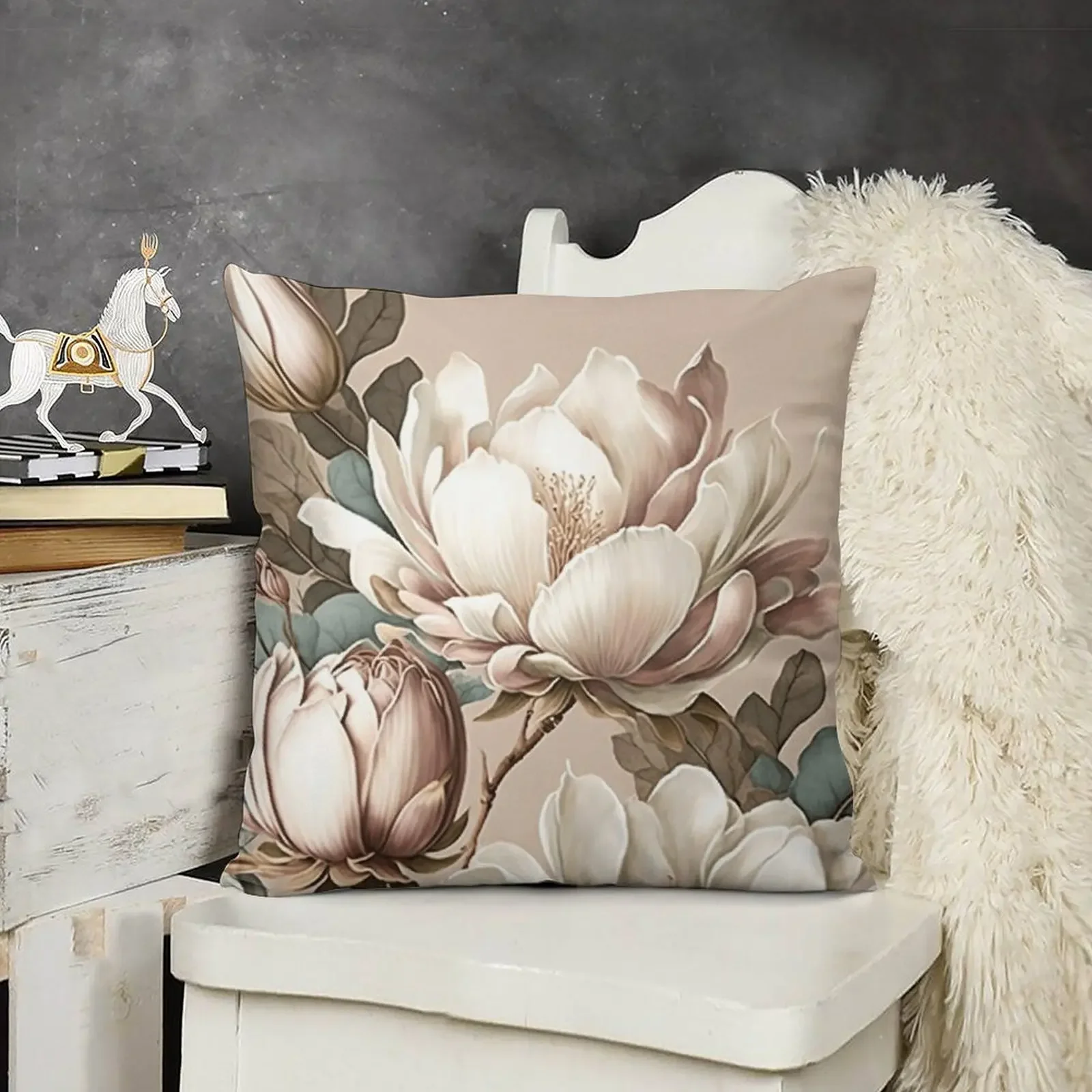 Декоративная подушка с принтом магнолий