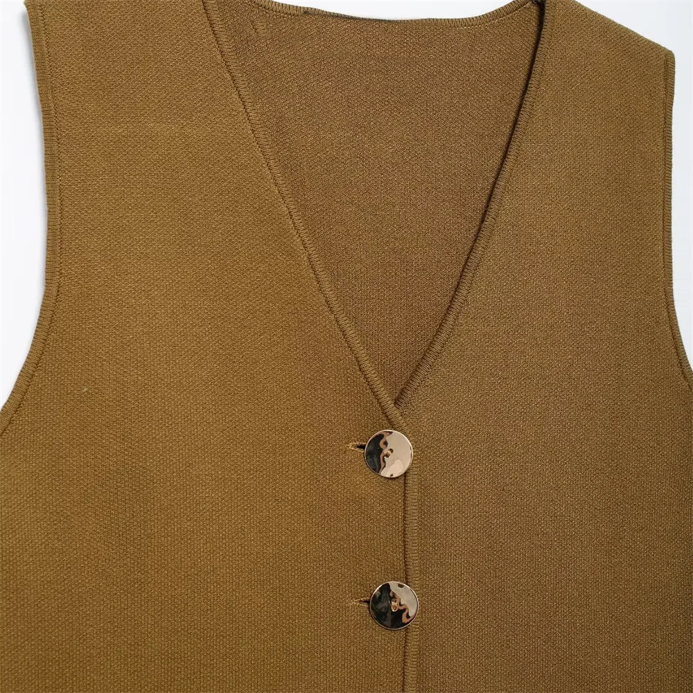 Женский трикотажный топ без рукавов с нашивкой