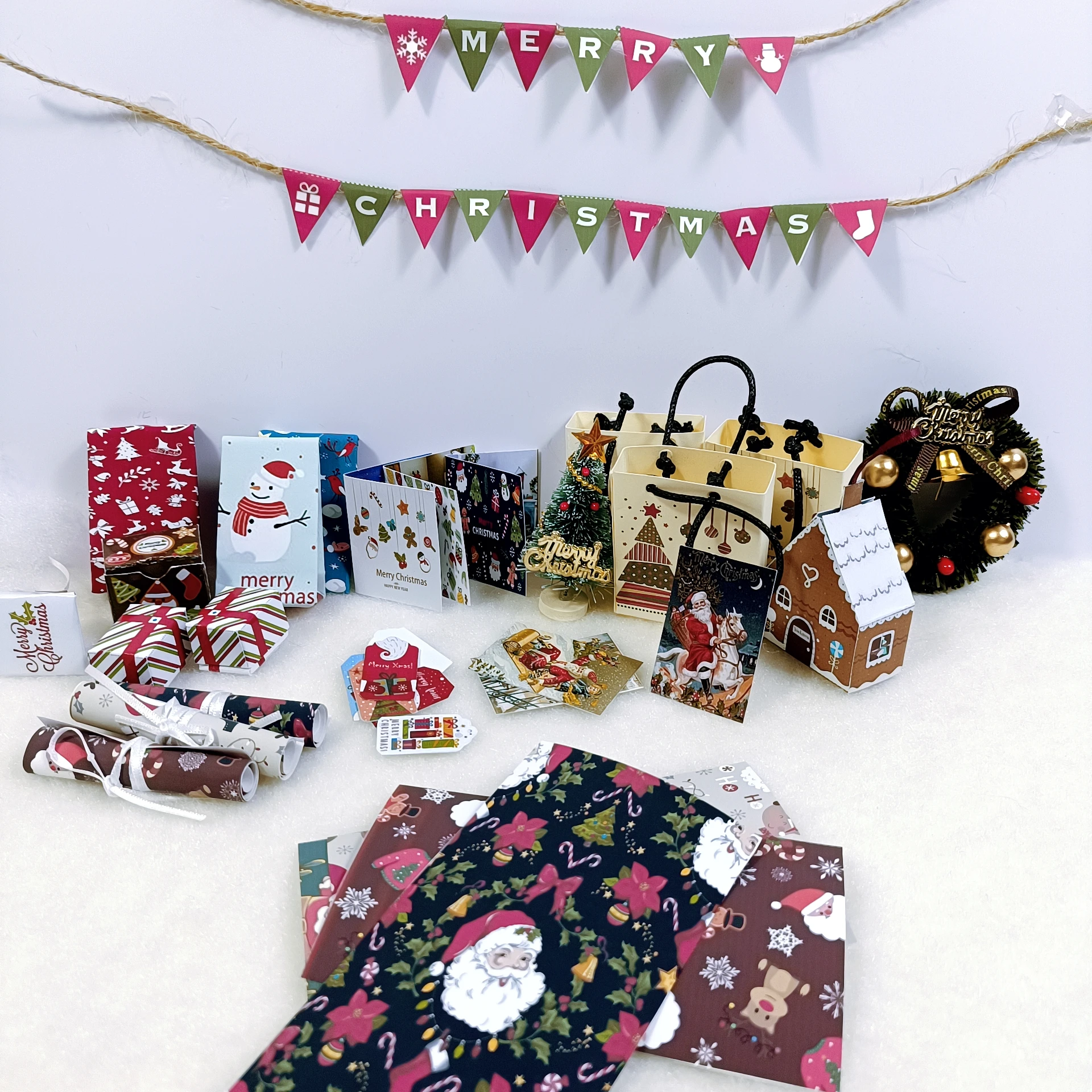 Новый миниатюрный Рождественский подарок для кукольного домика