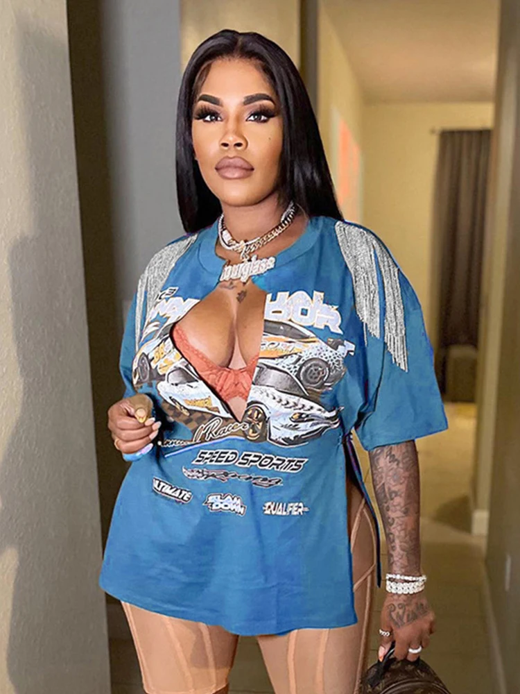 

Футболка женская с V-образным вырезом и разрезами по бокам