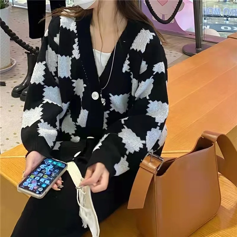 

Women's v-neck cardigan long sleeve sweater autumn / winter knit loose oversize jumper casual