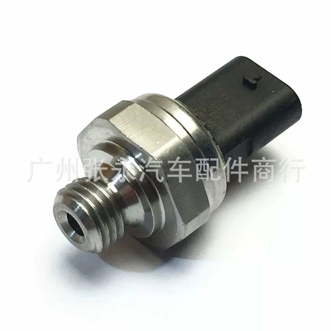 Фото Подходит для Volkswagen SENSA, датчик давления топлива Common Rail 057131225A 51CP19-01 №2