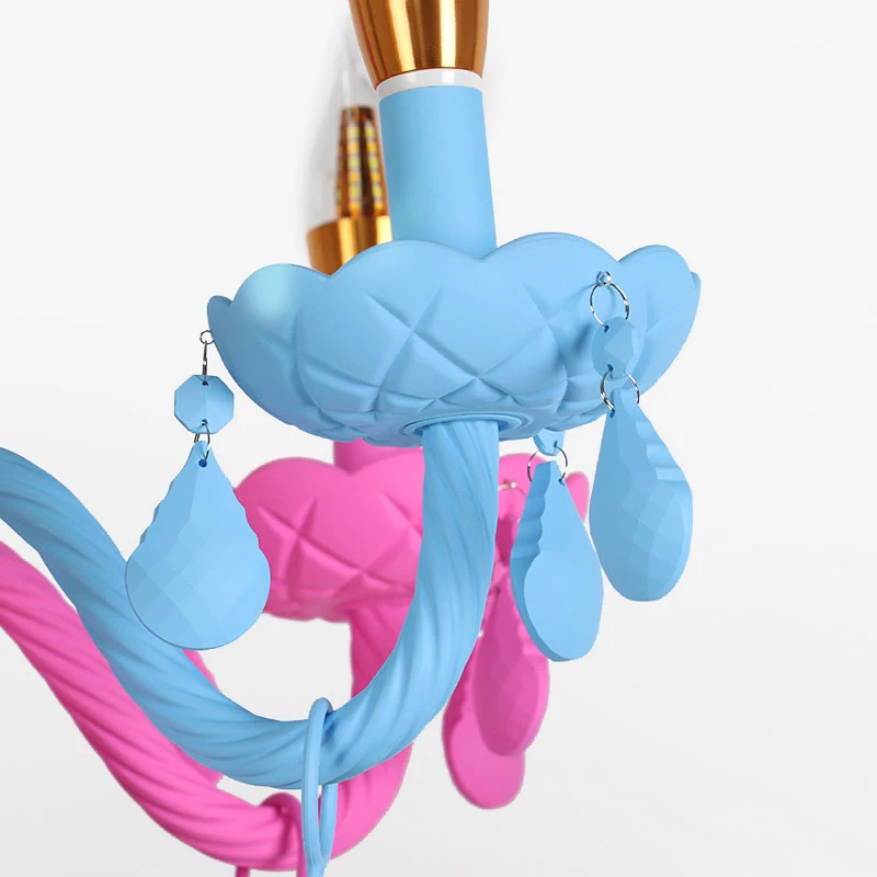 Дешево Люстра Макарон для детской спальни, празднование дня рождения, подвесные светильники, Хрустальная светодиодная Радужная люстра-Свеча для д...