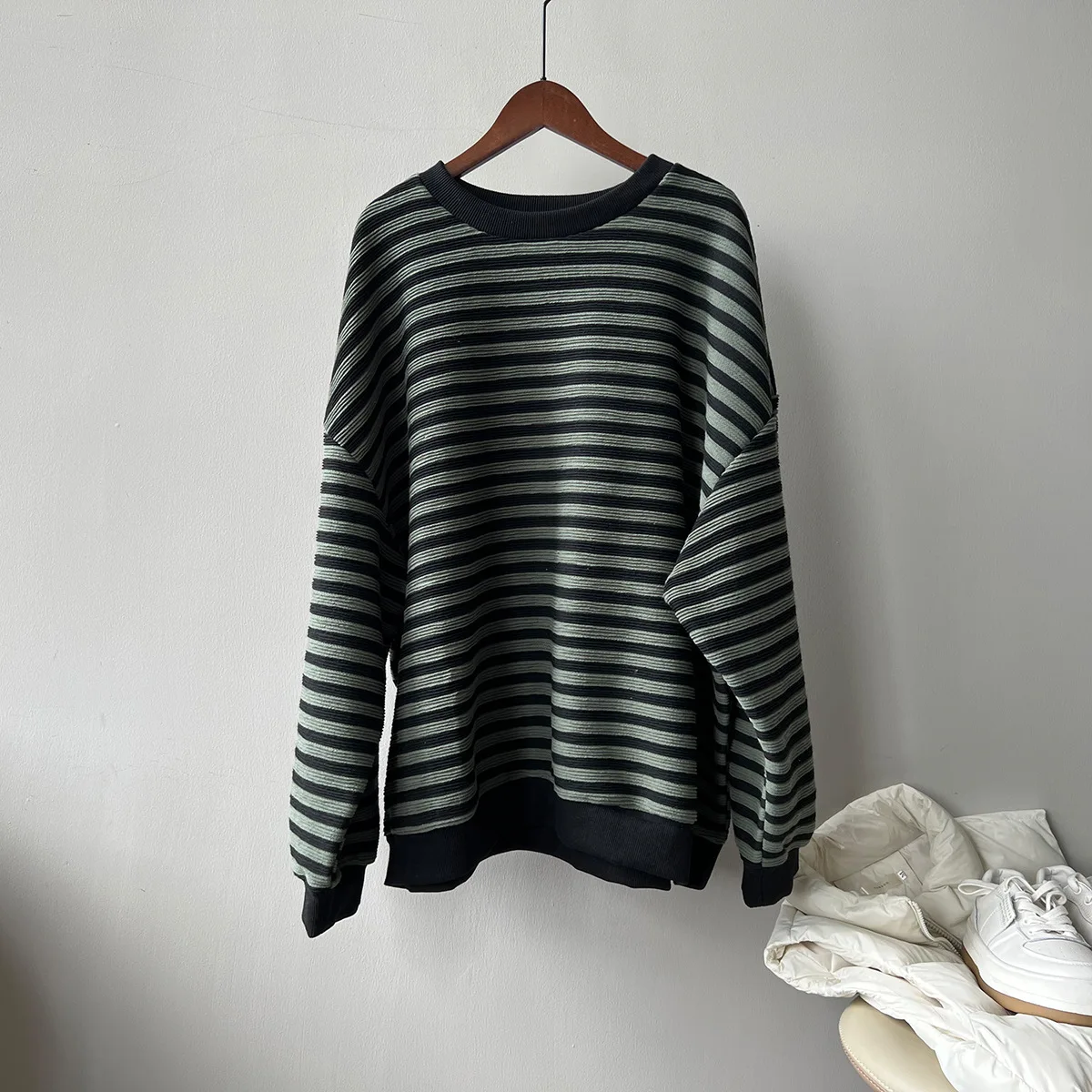 Striped Women's Hoodies 2023 New Spring Retro Round Neck Designer Fashion Thicken Fleece Winter Female Tops Hoodie Woman