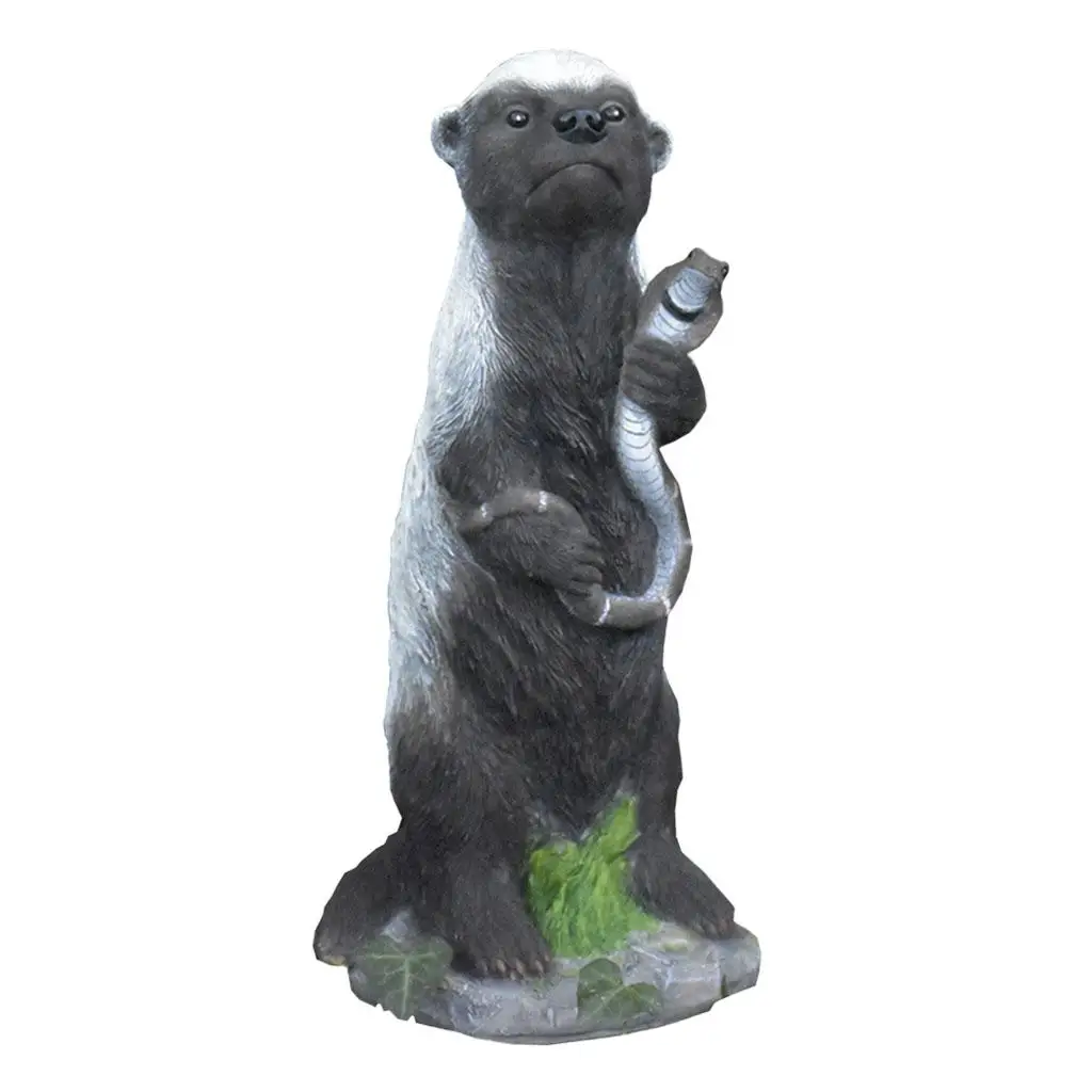 

Resin Honey Badger Statue Home Tabletop Bookcase Shelf Standing Figures Garden Yard Animal Ratel Sculpture Decorative Ornament