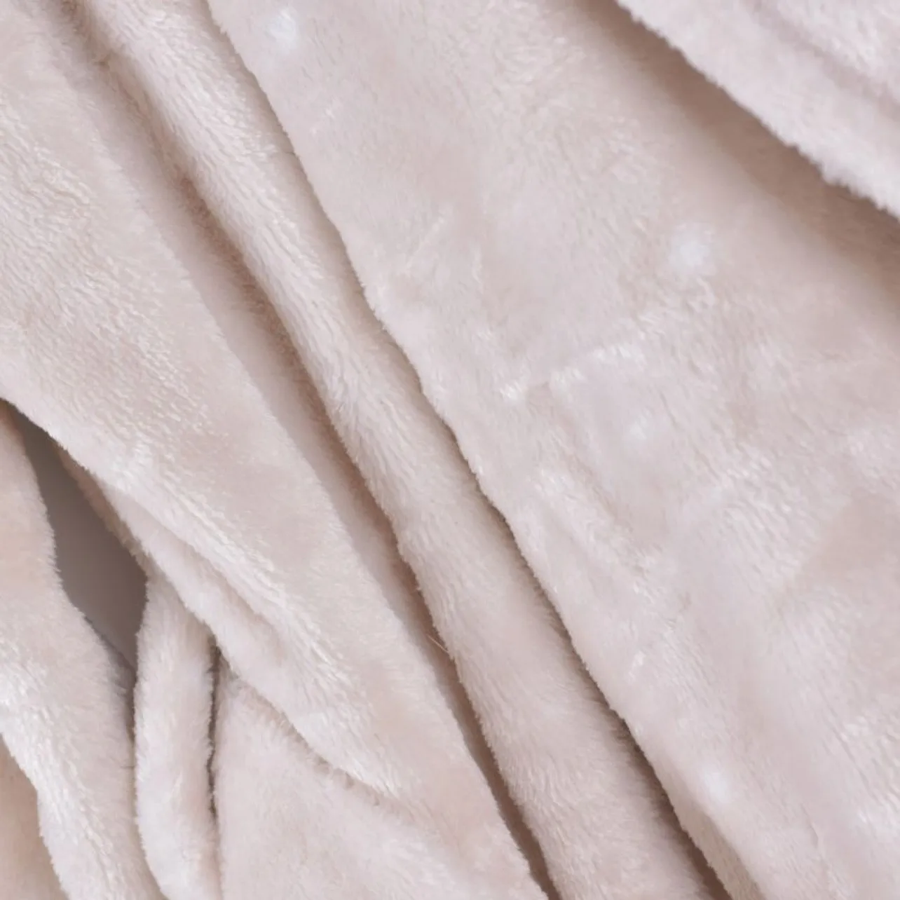 Autumn Winter Coral Fleece Nightgown Women Home Wear Nightdress Gown Soft Comfortable Polka Dot Ladies Robe