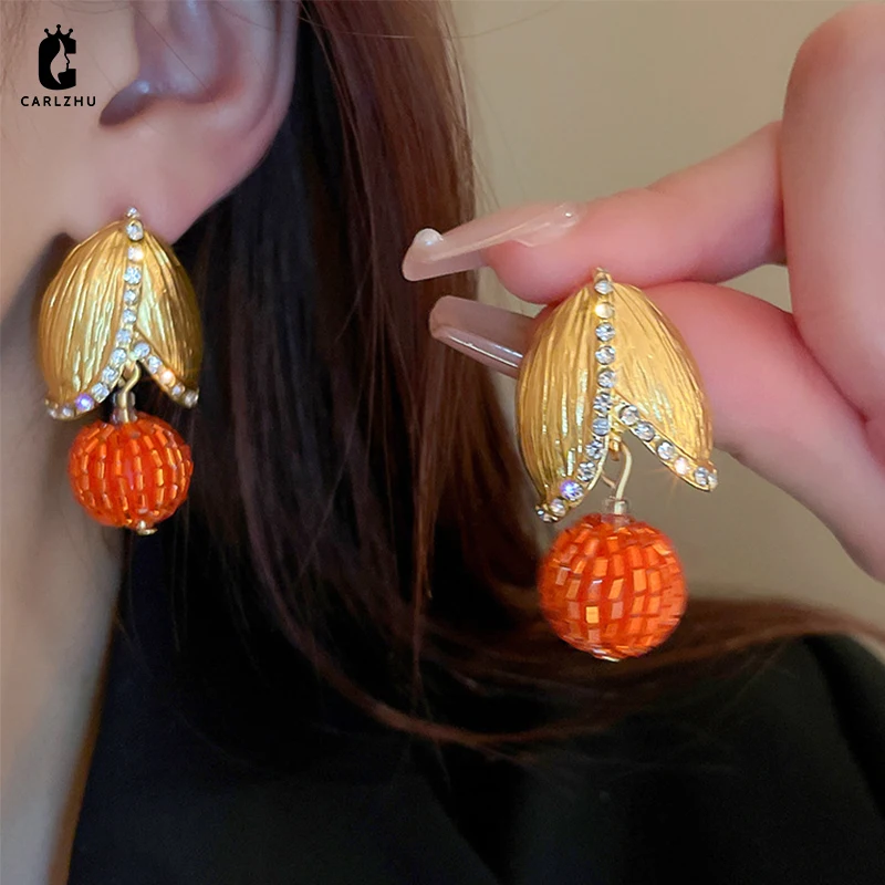 

Женские серьги-подвески в средневековом стиле