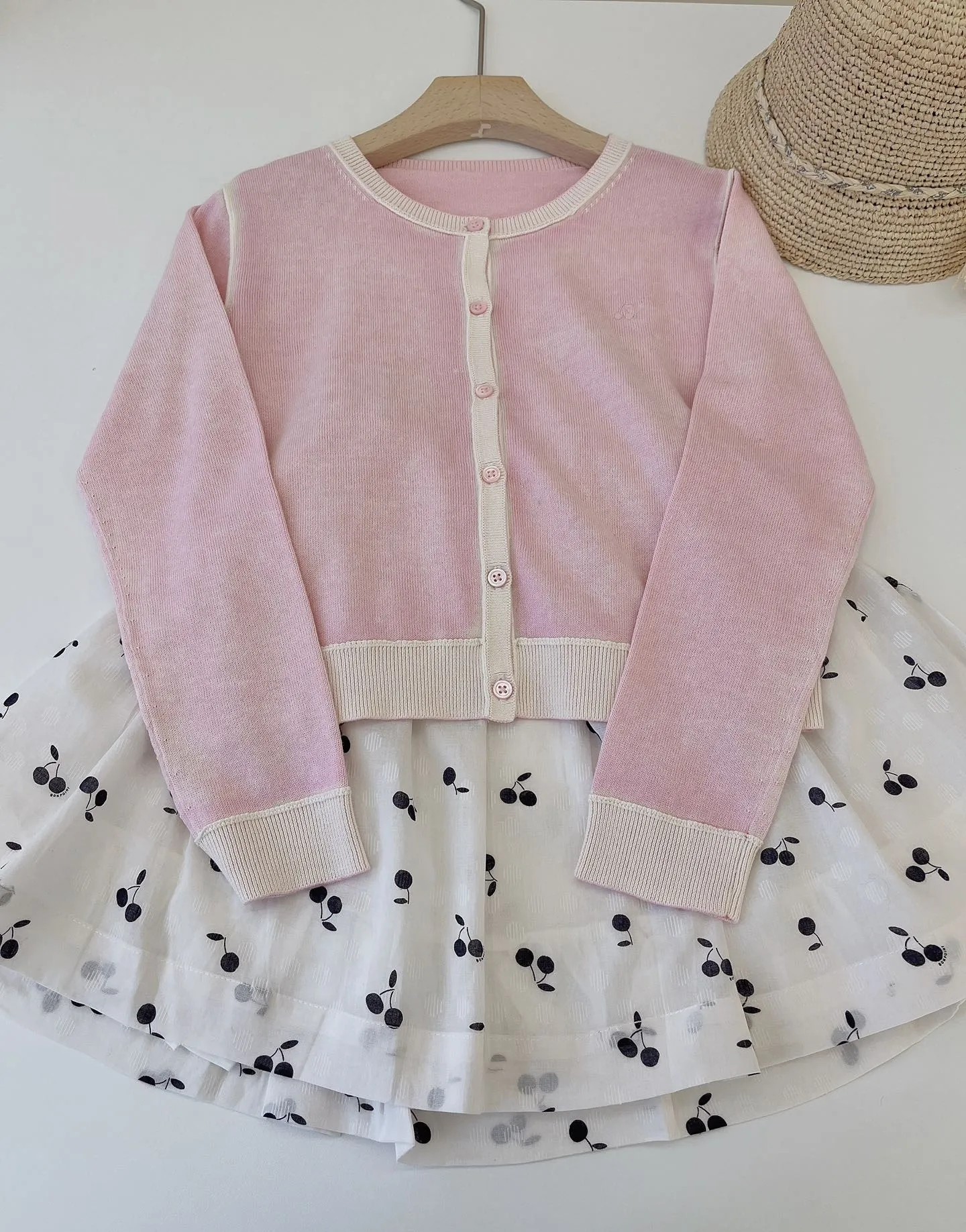 

Autumn Girls Coat Sweet Embroidered Sweater Cardigan Pink Knit Cardigan
