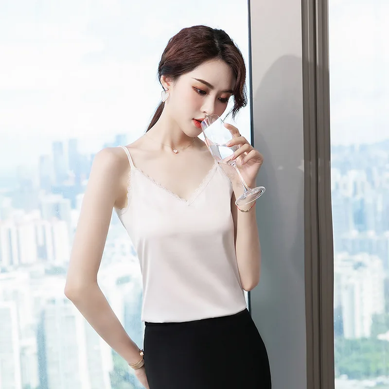 

Майка женская атласная с открытой спиной, корейский стиль, майка-Холтер, шелковая майка на бретелях-спагетти, черный цвет, на лето