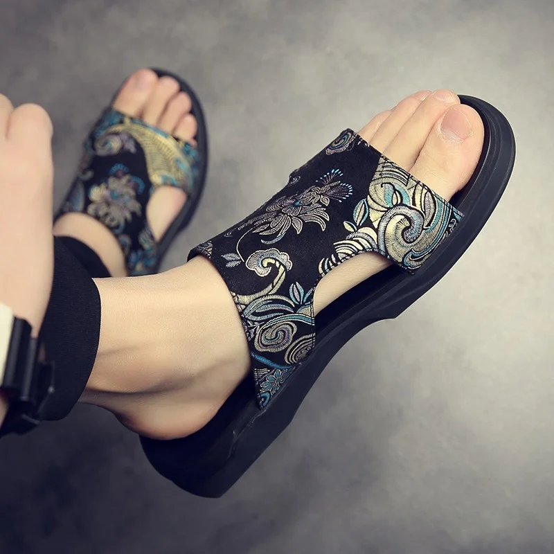

Folk Vintage Style Men Outdoor Soft-Soled Slippers Korean Style Summer New Denim Cloth Embroidery Light Breathable Comfortable