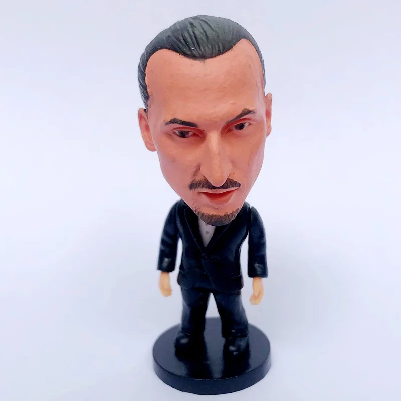 Кукла футболиста в черном костюме Cool Soccer Star Business Wear Figures размером 6,5 см для детей и поклонников футбола в качестве сувенира или декора для дома.