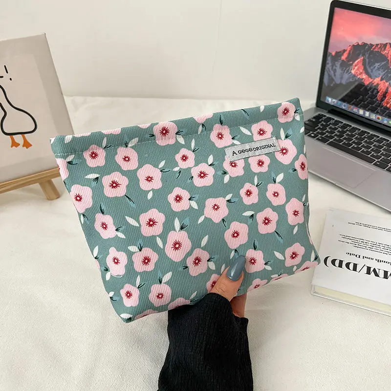 Cosmetic Makeup Bags for Women Zipper Cute Floral Corduroy Travel Toiletry Bag Wash Pouch Plush Pen Pouch Beauty Organizer Case