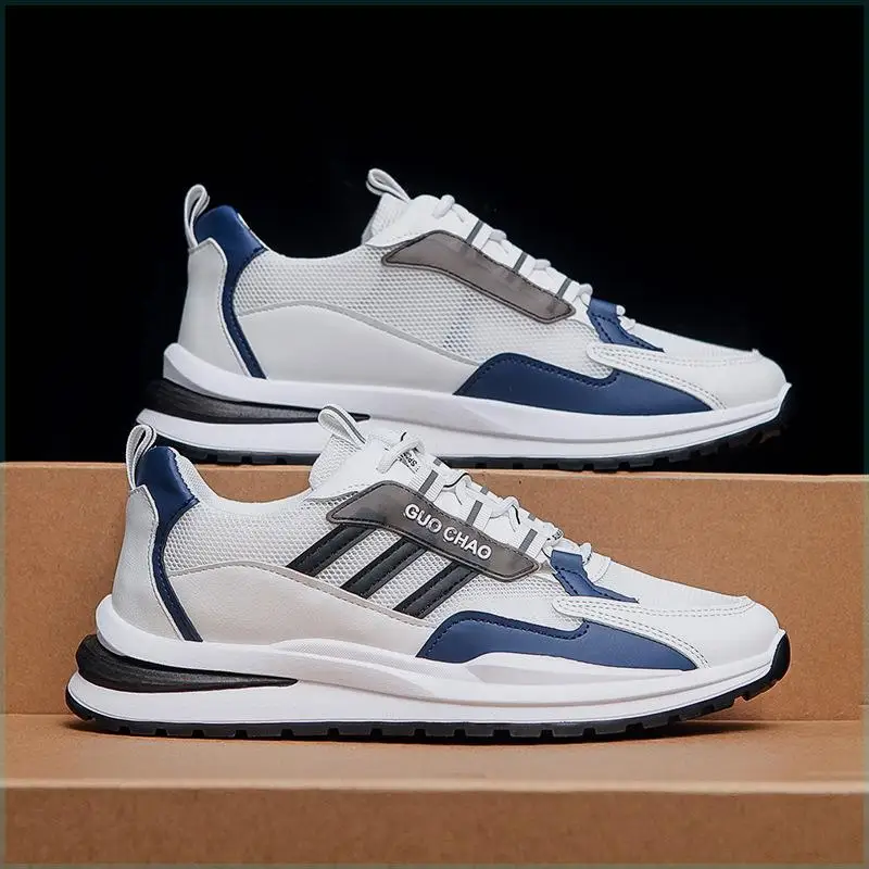 

В 2022 году новая спортивная мужская обувь популярна и универсальна.