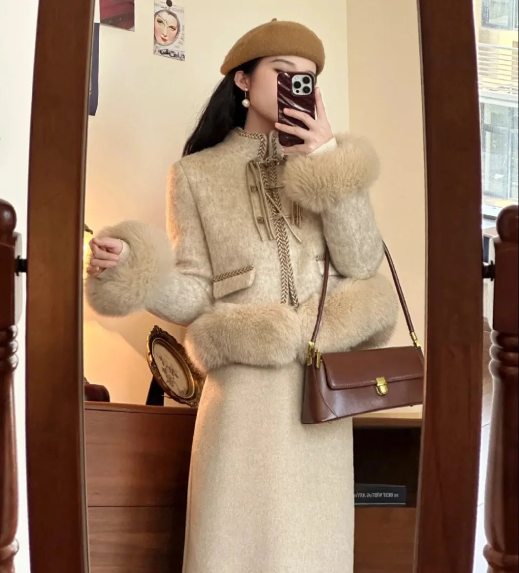 Костюм твидовый женский персиковый из пиджака и юбки с высокой талией