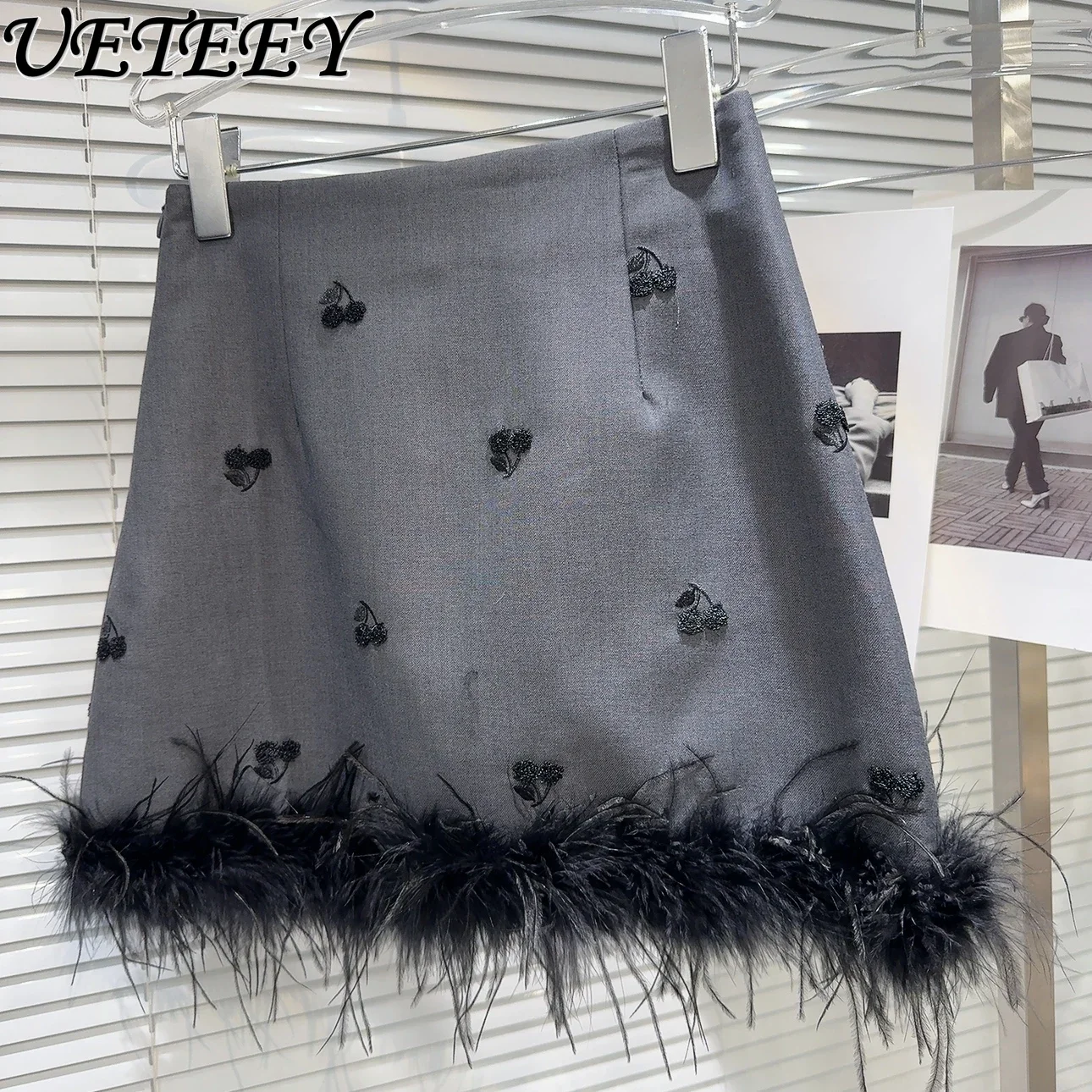 Новинка весна-осень нишевая Страусиная серая строчка + Вышитая мини-юбка