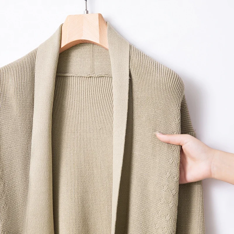 Męski gruby dzianinowy kardigan wewnątrz żakardowego swetra na co dzień wiosenny i jesienny koreańska wersja trendu przystojny płaszcz