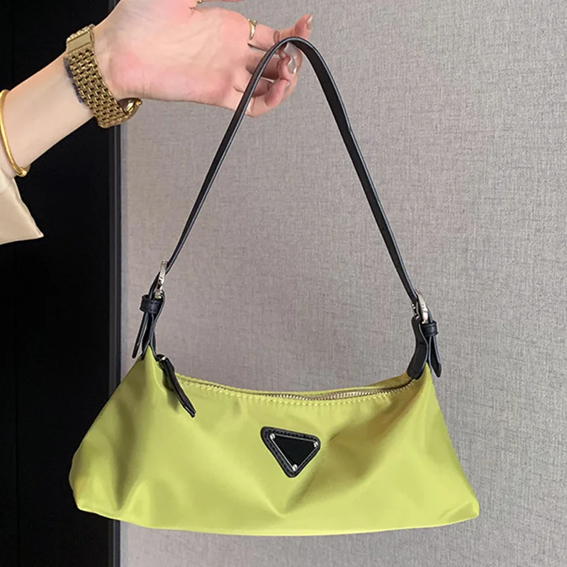 

Брендовые сумки-слинги для женщин, Роскошные Дизайнерские Сумочки, кошельки, новинка 2023, из нейлона, модная повседневная сумка в форме Хобо на весну
