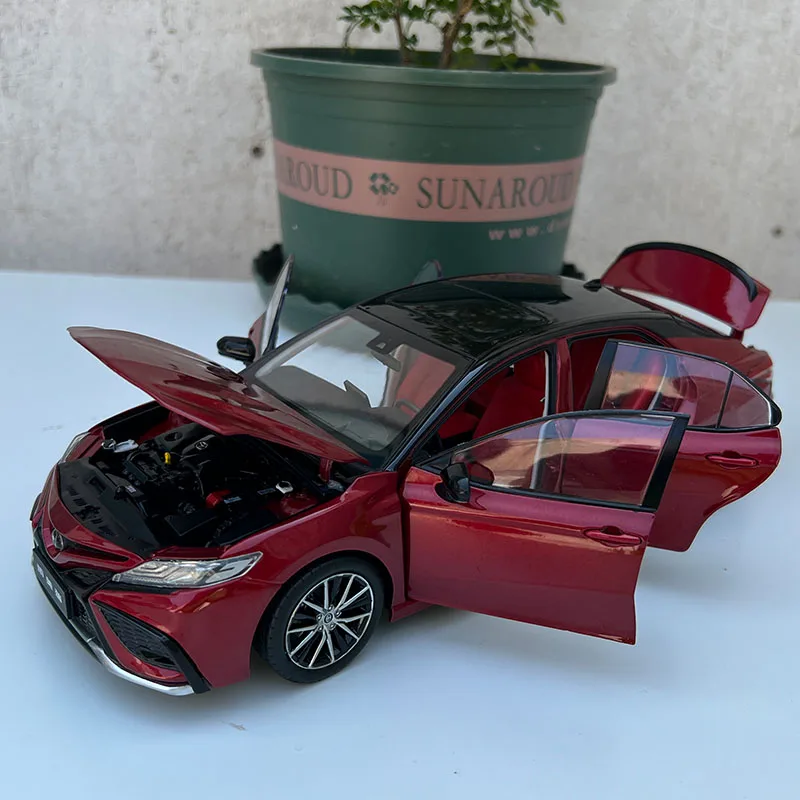 Фото Оригинальная модель 1:18, Toyota Camry 2018-2021, литая модель автомобиля для демонстрации, подарков и коллекций. №4