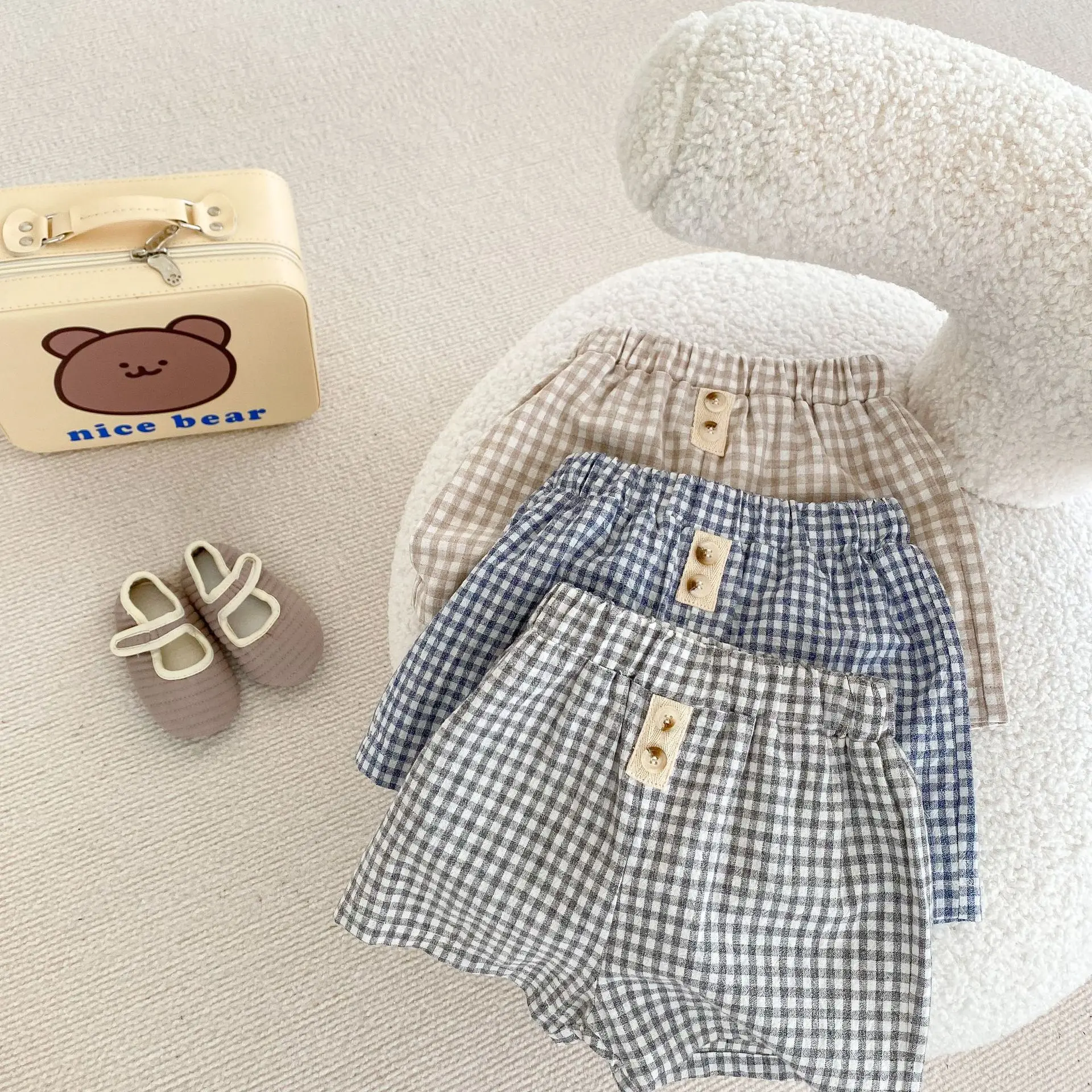 

2022 г. Летние модные новые шорты для мальчиков детские короткие штаны в клетку Удобные Свободные универсальные хлопковые шорты для девочек о...