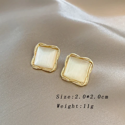 Золотые квадратные серьги-гвоздики zhenshecai