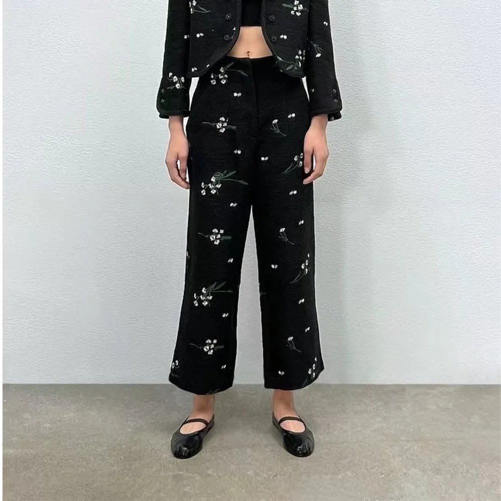 

Women 2022 New Chic Fashion Side Pockets Loose Embroidery Texture Pants Vintage High Waist Female Trousers Mujer