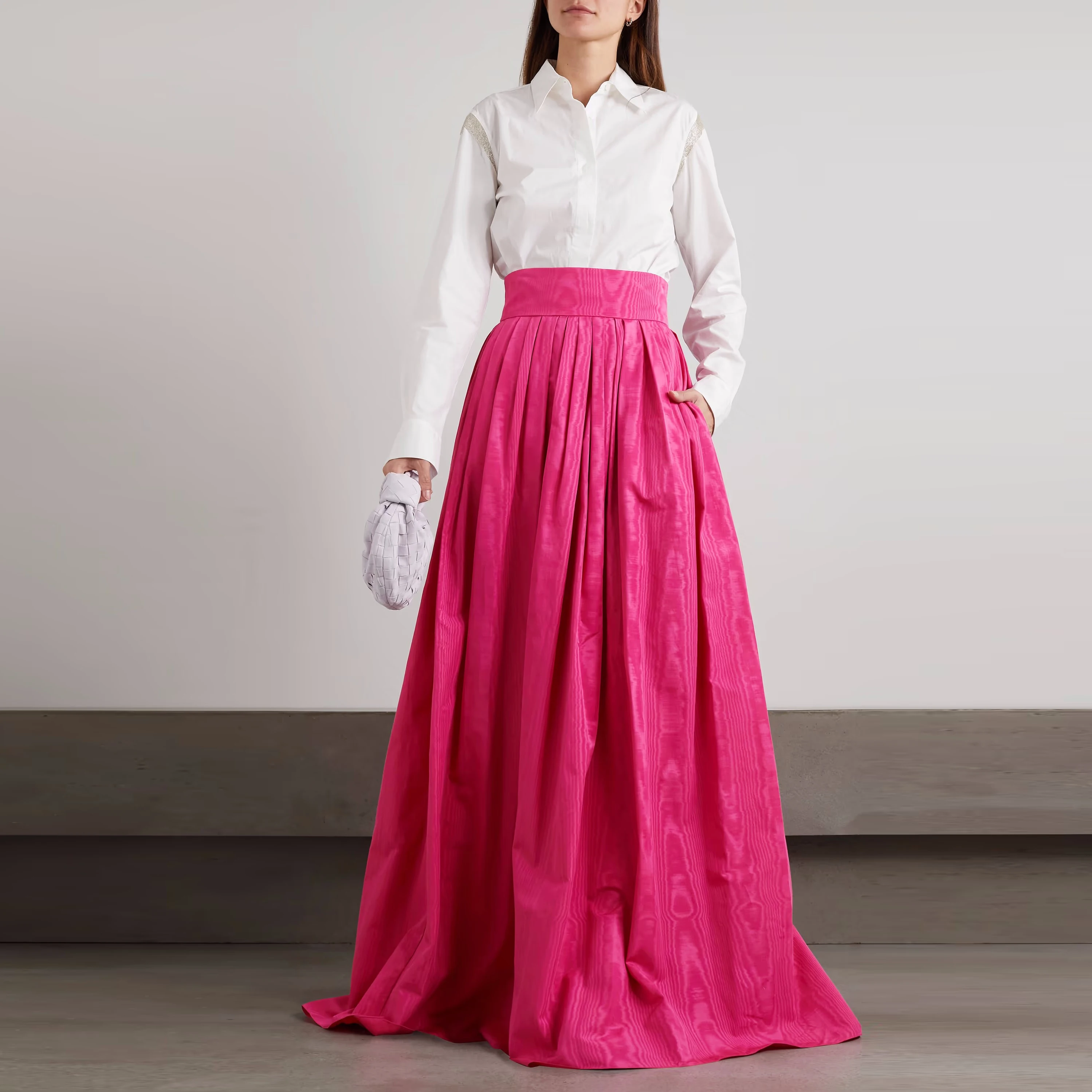 Скромная ярко-розовая длинная юбка А-силуэта из тафты с карманами Женская на