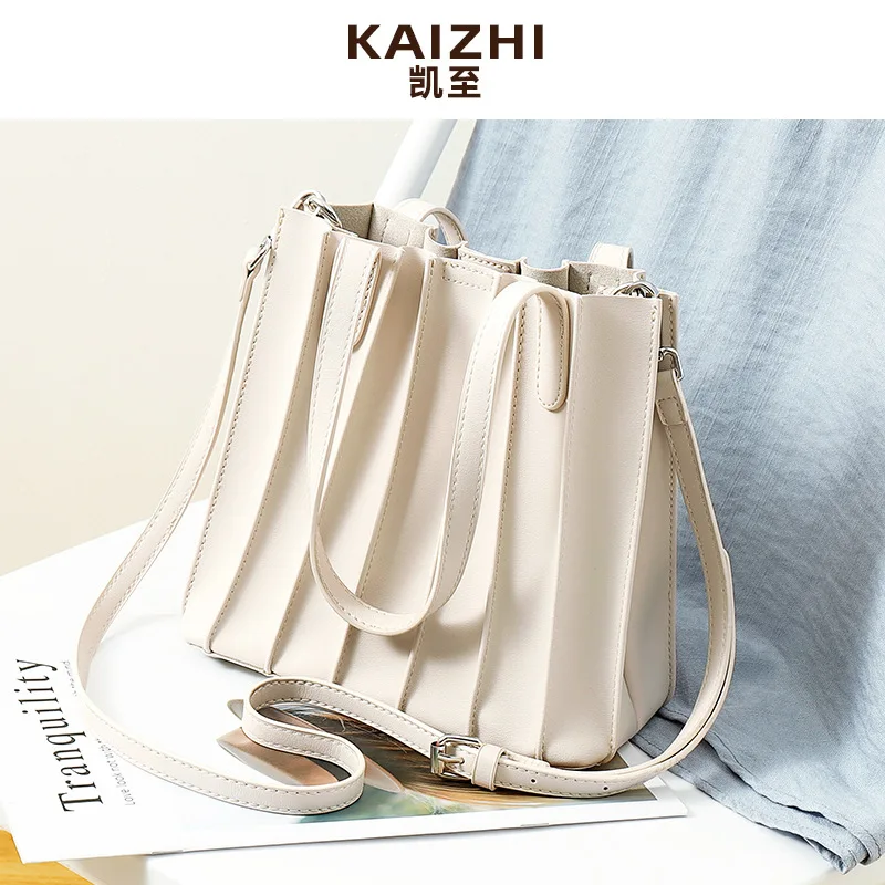 

Women's handbags shoulder bags women's bag 2021 fashion Korean version of the texture magnetic buckle ladies and mothers
