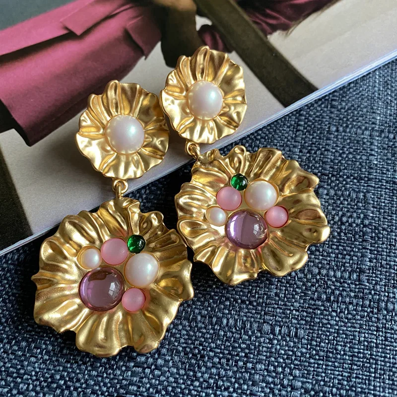 

Pleated Fresh Colorful Pearl Crystal Glass Lotus Leaf Flower Decorative Stud Earrings