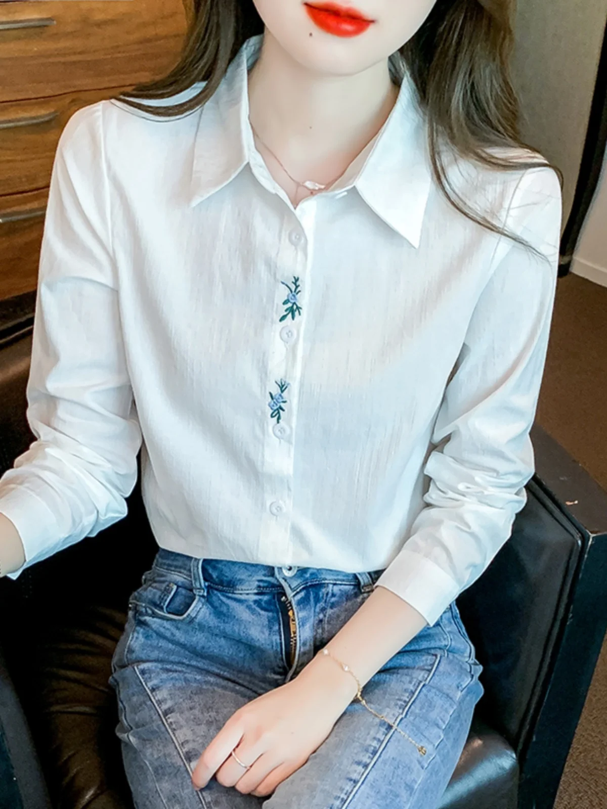 Хлопковые рубашки с вышивкой женские осенние 2024 новая модная белая рубашка