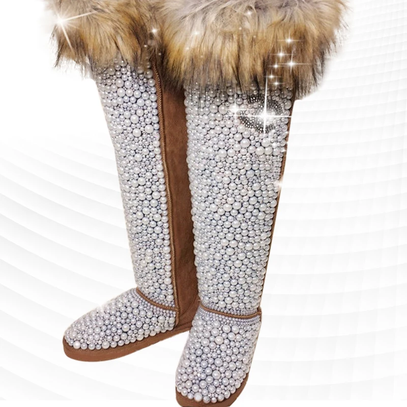 

Теплые и удобные зимние сапоги до колена с мехом и жемчугом