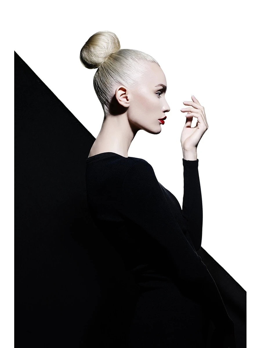 Постер / Плакат Картина - Женщина в черном платье |