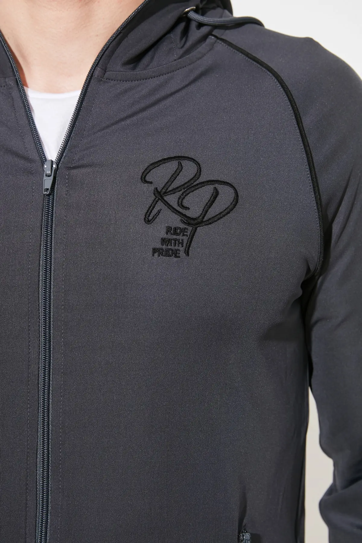 

Trendyol Mens Slim Fit Hooded Long-Sleeve Sweatshirt TMNSS21SW0302