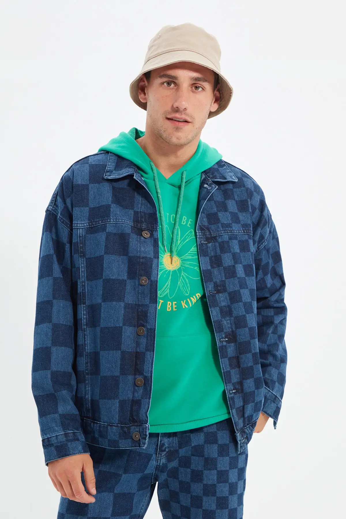 

Coats & Jackets