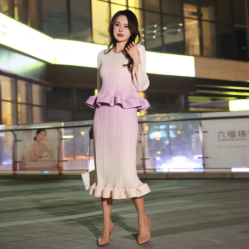 Женская футболка с деревянными ушками, плиссированная Весенняя Модная высокая эластичность, градиентный цвет, комплект с юбкой миаке до середины бедра