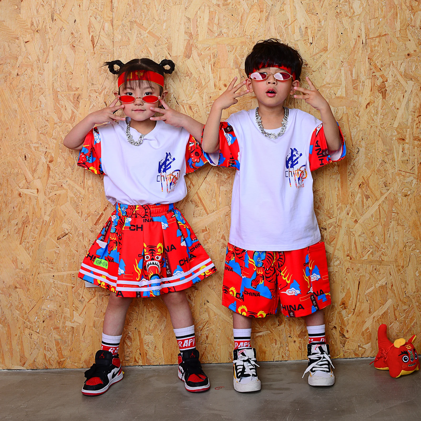 

Chinese Style Jazz Dance Costumes For Girls Children Loose Red Outfits Ballroom Hip Hop Dance Rave Clothes Streetwear DQS9718