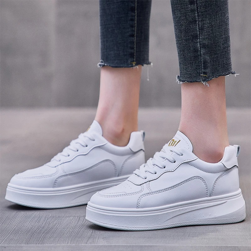 

Кроссовки женские на платформе, Вулканизированная подошва, повседневная прогулочная обувь, кожаные, белые