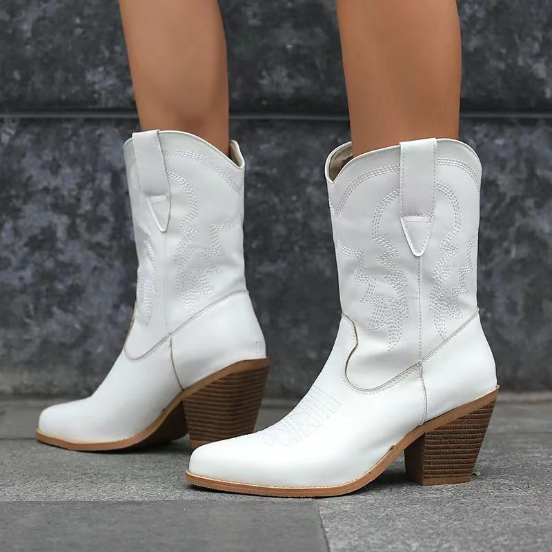 

Женские кожаные сапоги до середины икры, короткие сапоги в стиле ретро с V-образным вырезом и вышивкой, в западном стиле, из Европы, 2023