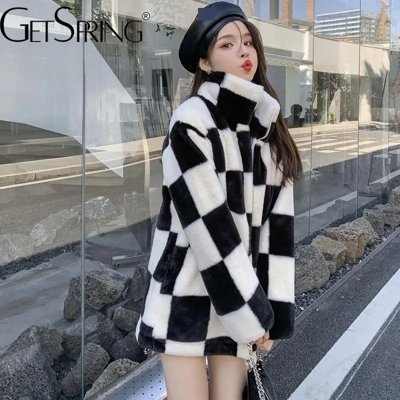 

GetSpring Women Faux Fur Coat Black White Color Matching Imitation Mink Thickened Warm Woman Winter Jacket Fashion Long Overcoat