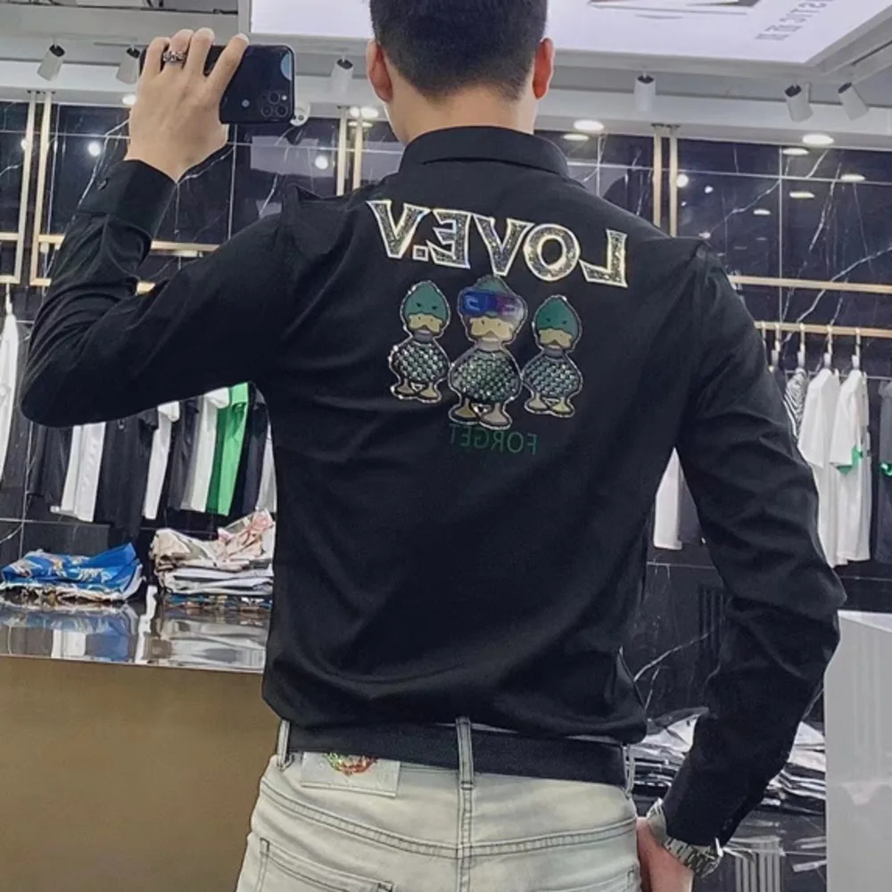 

2022 Duck Pattern Rhinestone Print Dress Shirt Mens Casual Shirts Streetwear Italy Social Hot Drill Men Clothing Slim Shirt